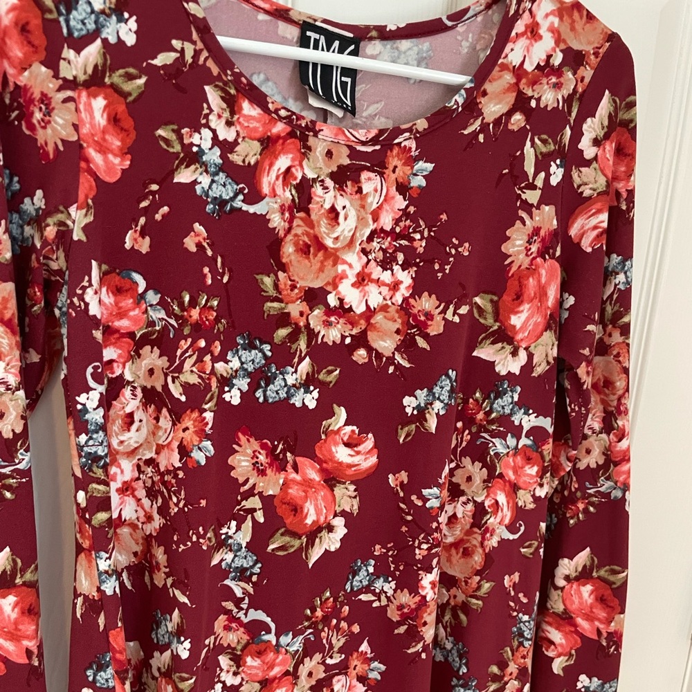 6/$20 Sweet TMG New York Dress, Soft Red Floral Design, Feminine, Vintage Vibe - Picture 2 of 9
